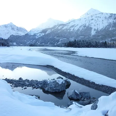 Garni Waldhof - Wohlfuehlen Am Lech Stanzach