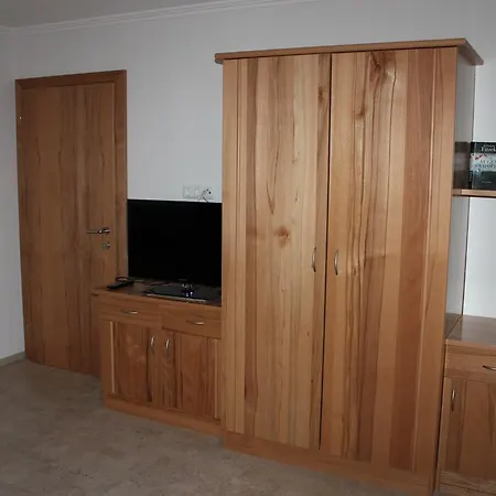 Pensjonat Garni Waldhof - Wohlfuehlen Am Lech 3*