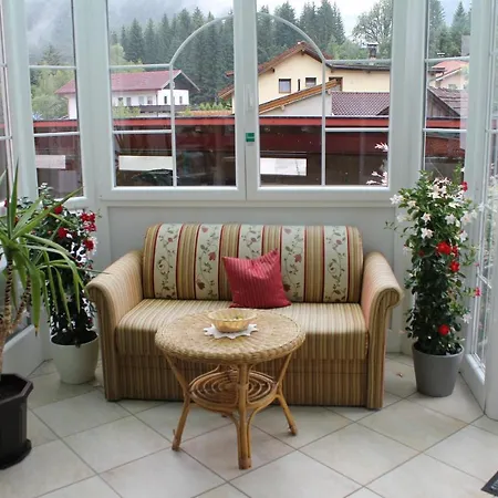 Garni Waldhof - Wohlfuehlen Am Lech بيت ضيافة 3*