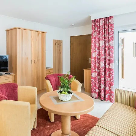 Garni Waldhof - Wohlfuehlen Am Lech 3* شتانزاخ