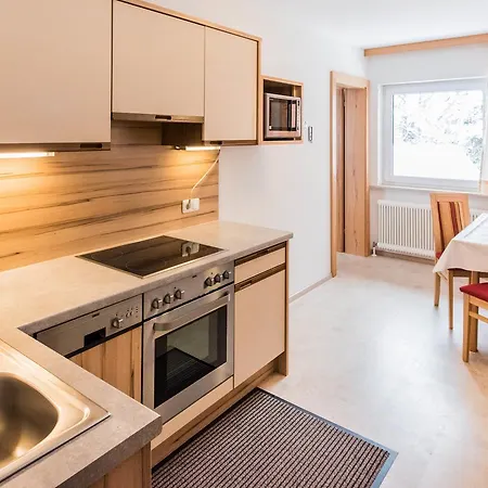 Garni Waldhof - Wohlfuehlen Am Lech شتانزاخ