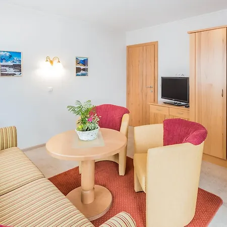 Garni Waldhof - Wohlfuehlen Am Lech بيت ضيافة 3*