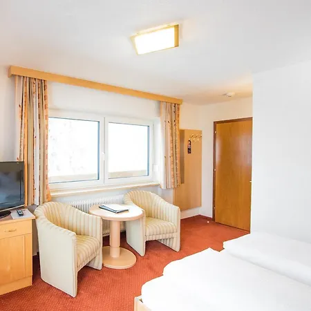 Garni Waldhof - Wohlfuehlen Am Lech بيت ضيافة شتانزاخ