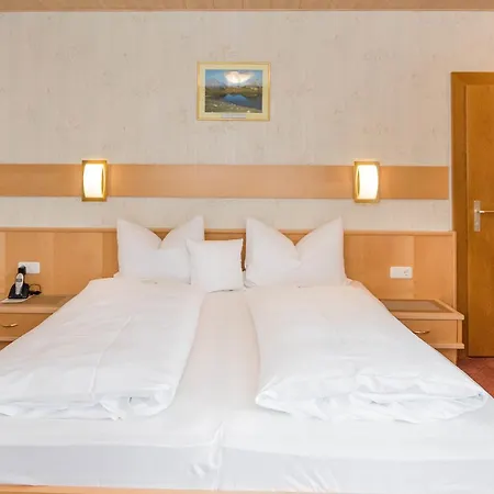 Garni Waldhof - Wohlfuehlen Am Lech بيت ضيافة